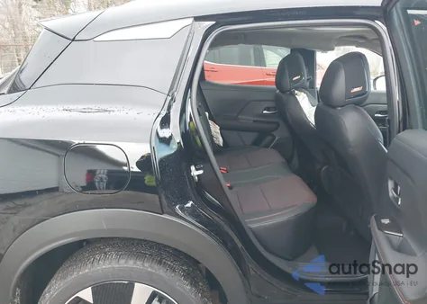 2025 Nissan Kicks Sr Intelligent Awd z USA, uszkodzony, nr VIN 3N8AP6DD1SL432834